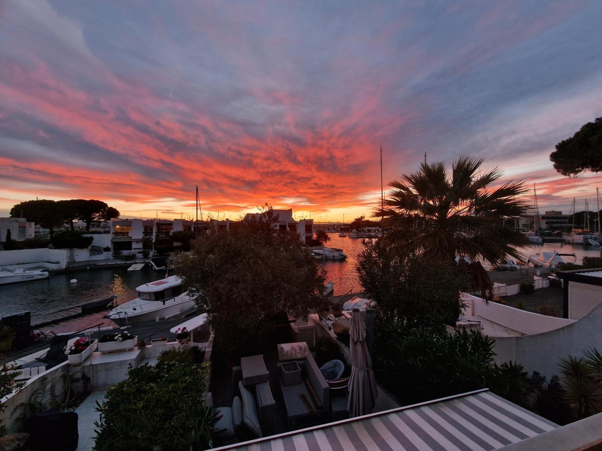 Marina Exceptionnelle - 8 Pers - 120 M2 Vue Mer - Suites Parentales - Cinema - Ponton Le Grau-du-Roi Esterno foto