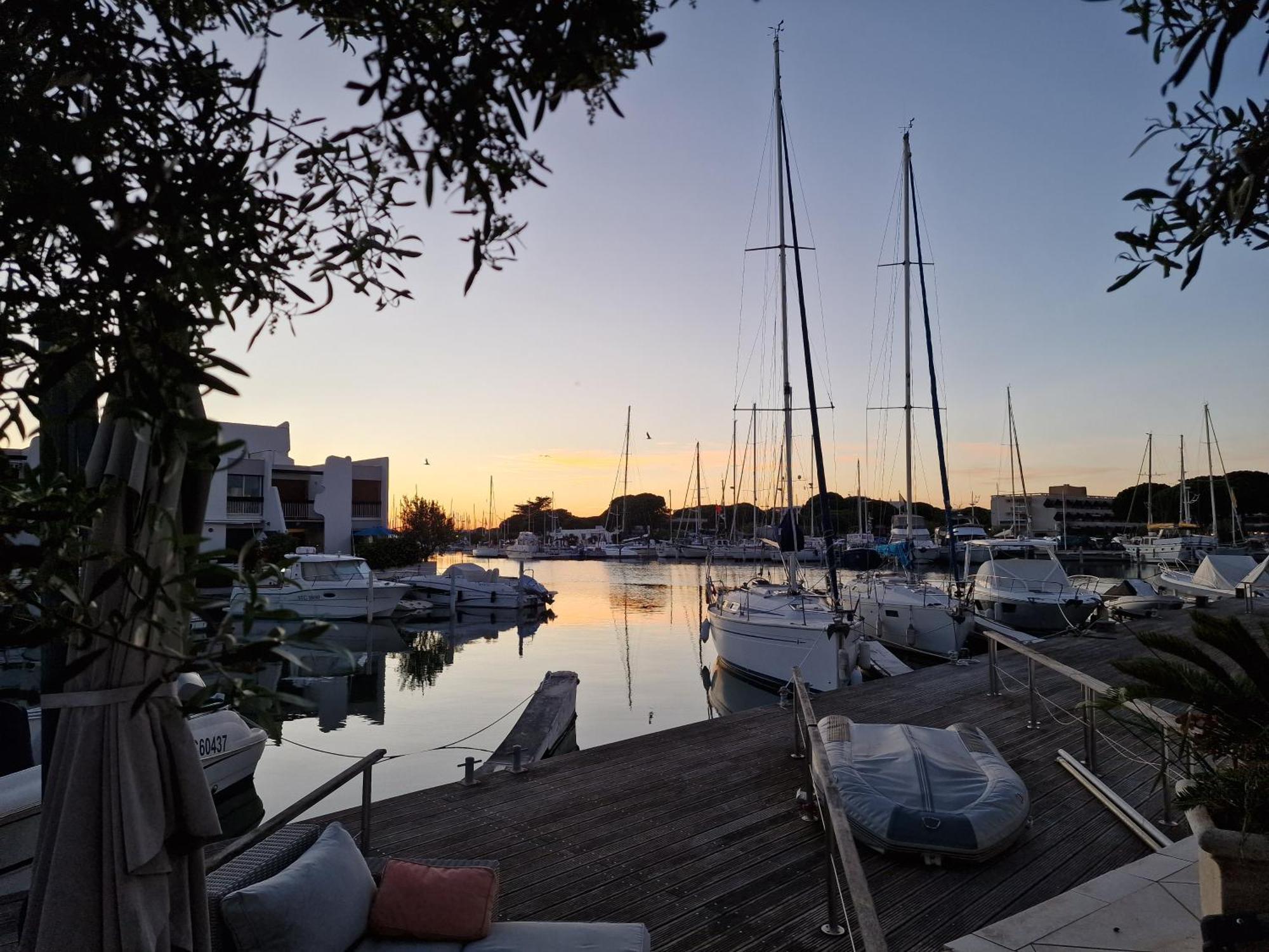 Marina Exceptionnelle - 8 Pers - 120 M2 Vue Mer - Suites Parentales - Cinema - Ponton Le Grau-du-Roi Esterno foto