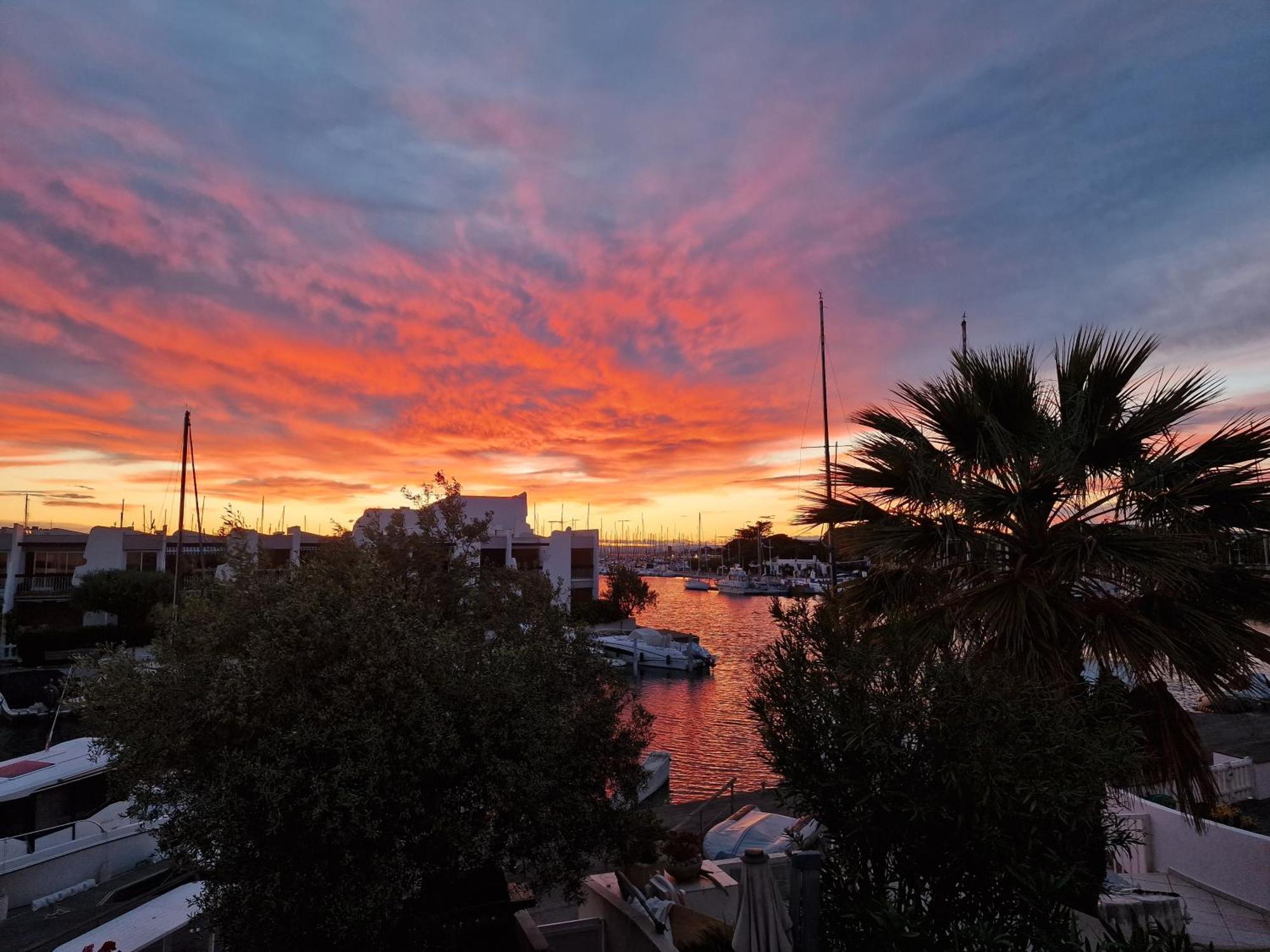 Marina Exceptionnelle - 8 Pers - 120 M2 Vue Mer - Suites Parentales - Cinema - Ponton Le Grau-du-Roi Esterno foto